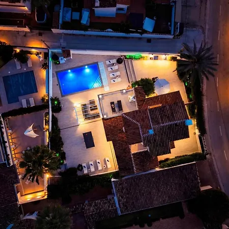 Vacation I Serendi, Private Heated Pool, Prime Location, Walking To Puerto Banus, American Bbq, Gym, World-class Dining ماربيا
