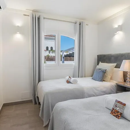 Vacation I Serendi, Private Heated Pool, Prime Location, Walking To Puerto Banus, American Bbq, Gym, World-class Dining *